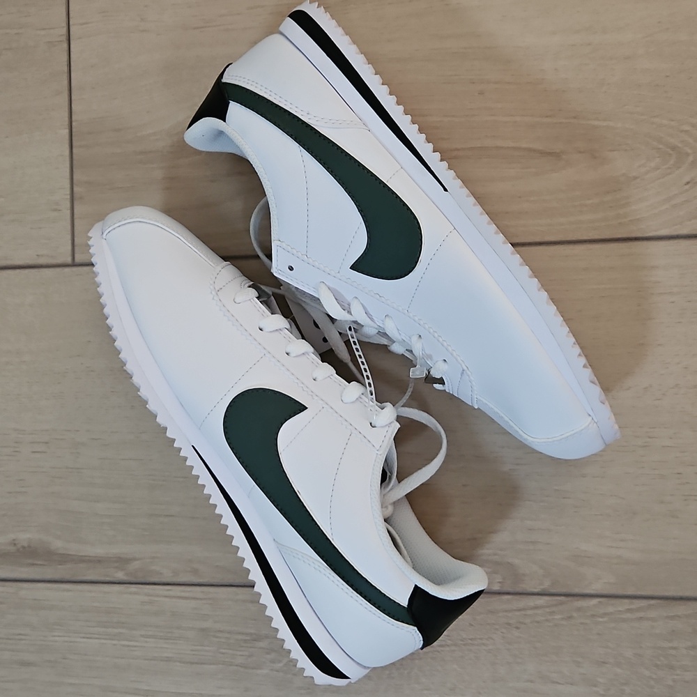 Nike Cortez Green And White Sneakers 5.5 - Picture 4 of 9